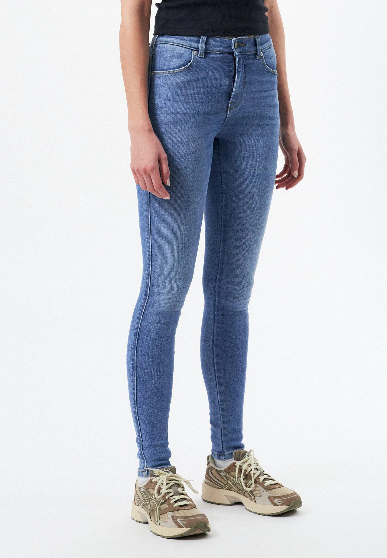 Lexy - Westcoast Sky Blue