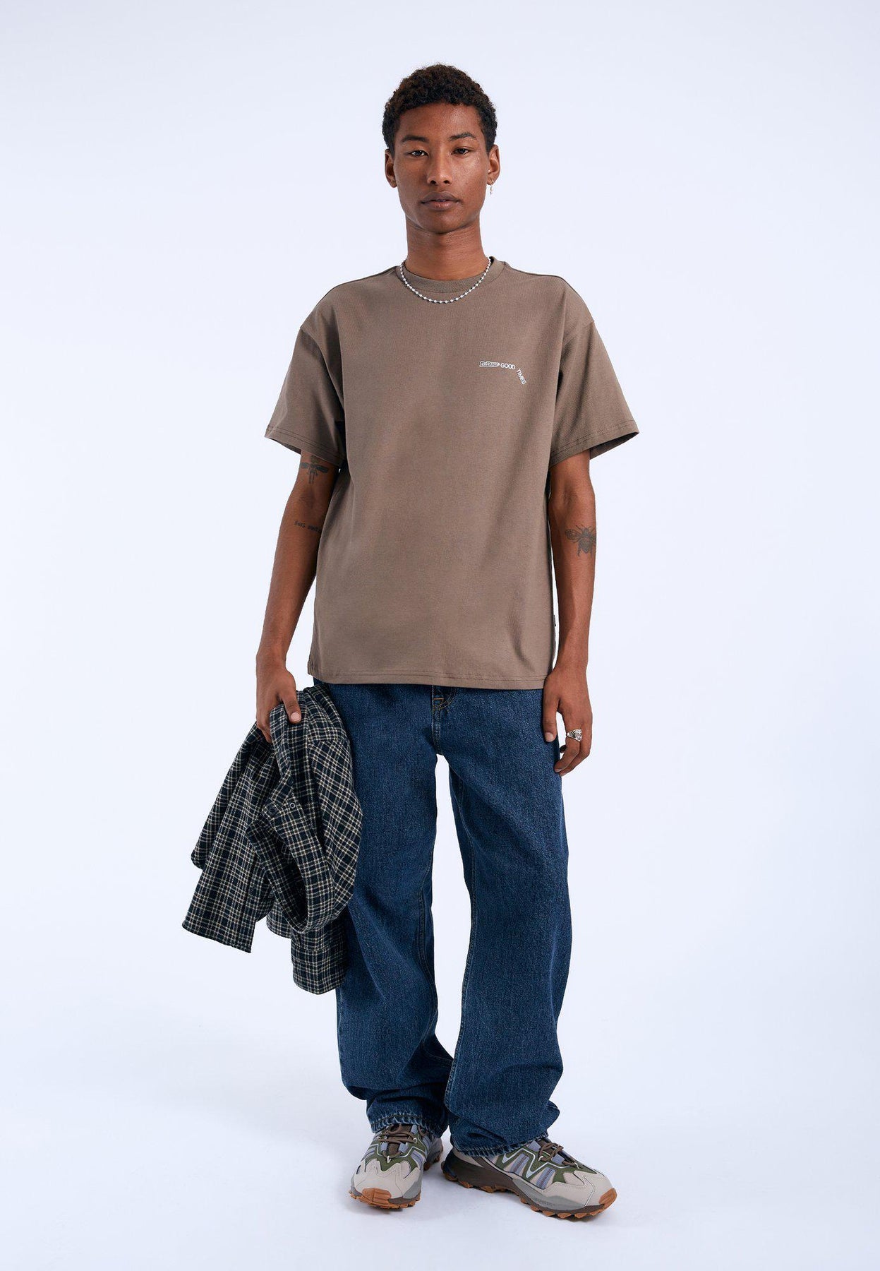 Omar - Canyon Dark Retro