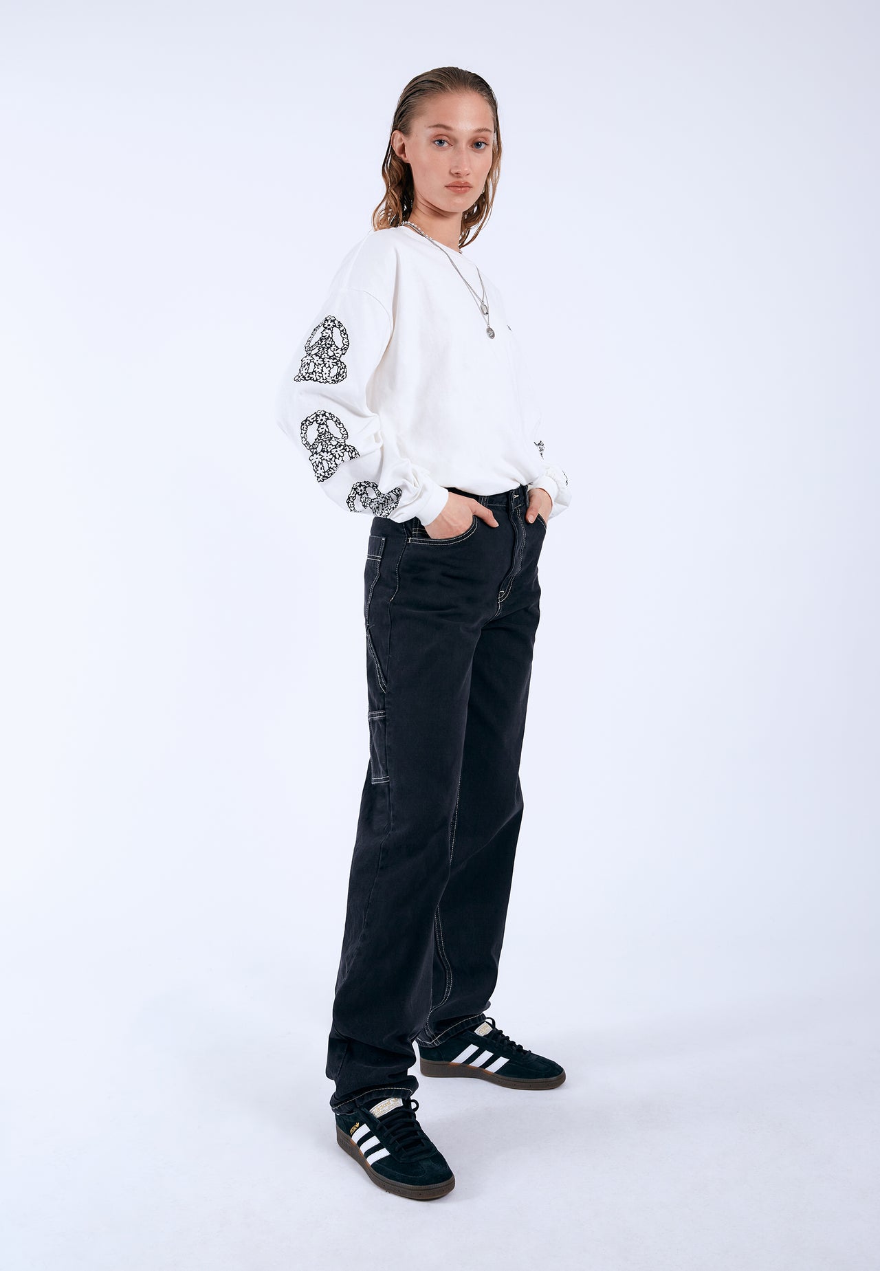 Faye Worker - Black Used Contrast