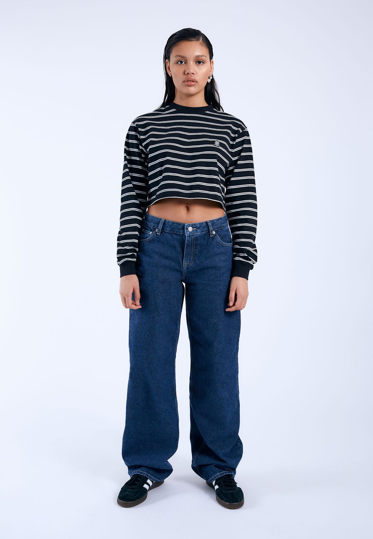 Hill - Pebble Dark Retro