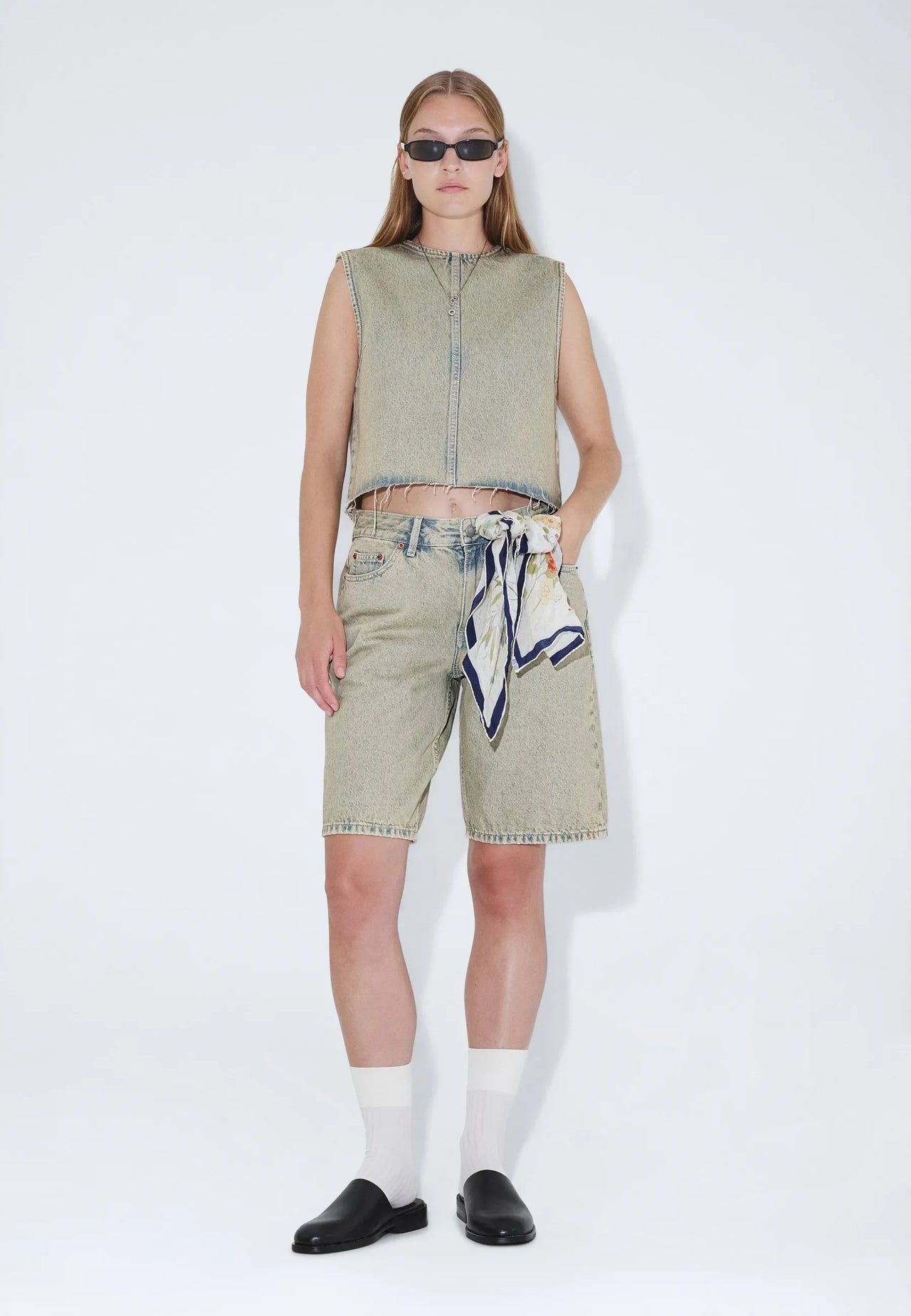 Asra Shorts - Stream Desert