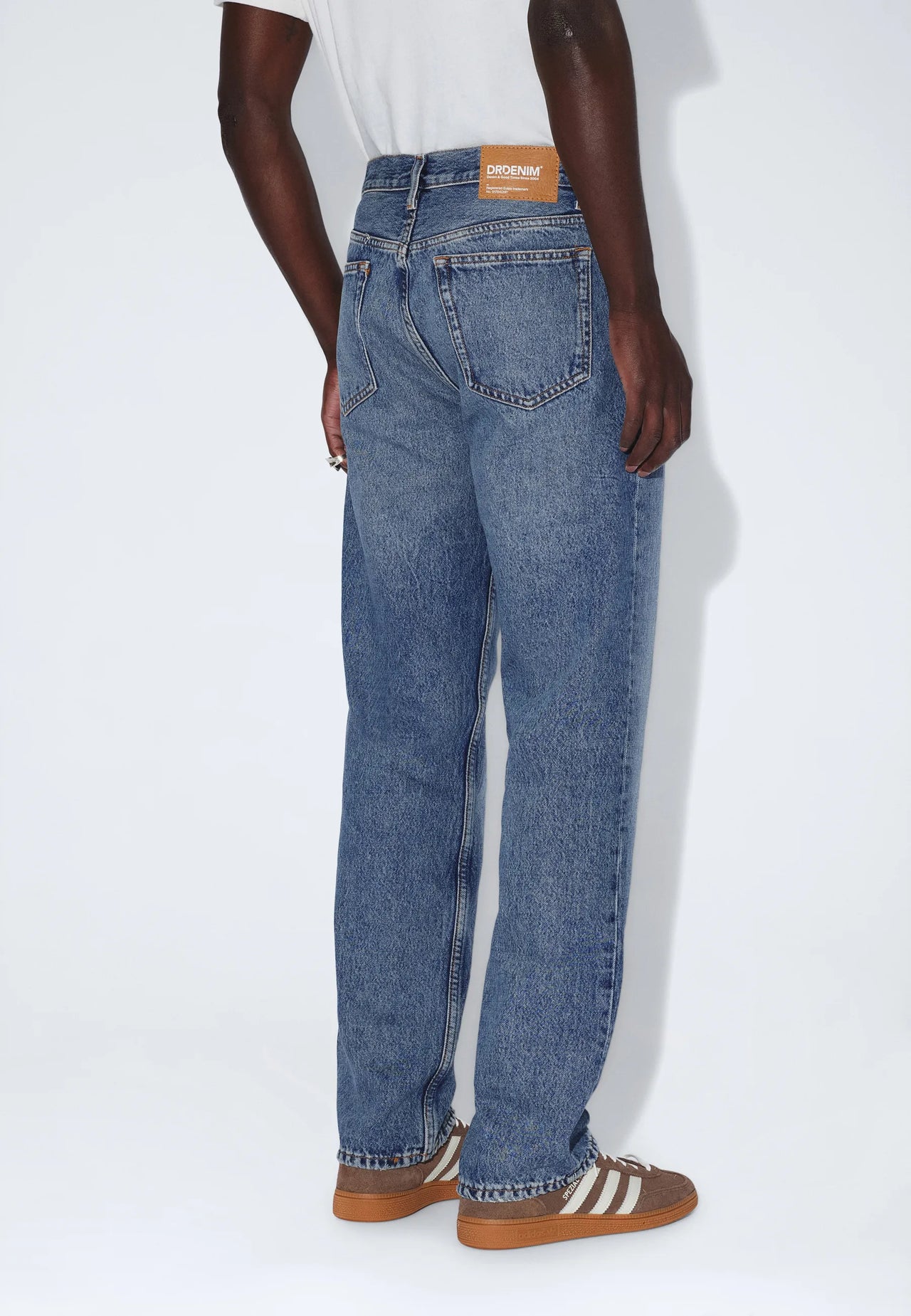 Dash Straight - Stream Sky Fade