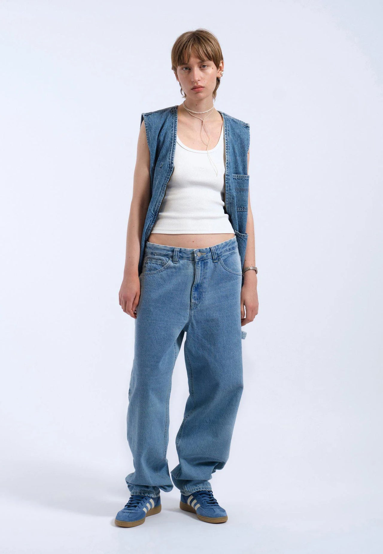Faye Worker - Stream Sky Retro Contrast