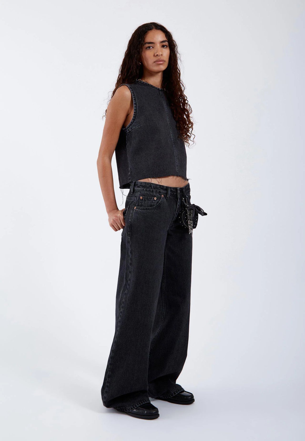 Rhue - Retro Black