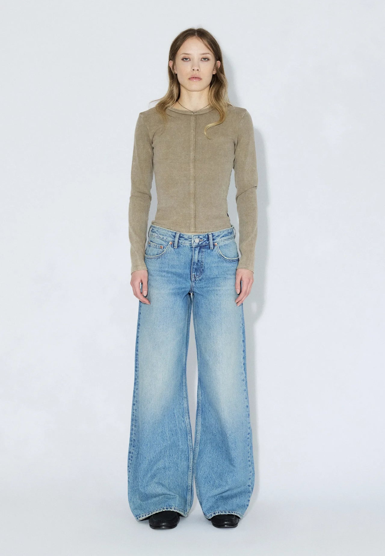 Rhue Low Wide - Drift Sky Used