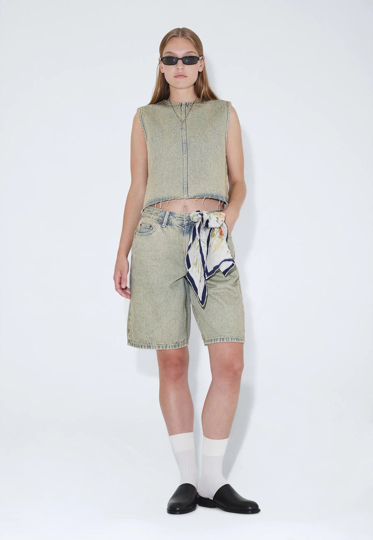 Asra Shorts - Stream Desert